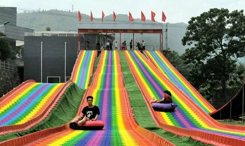 惠安彩虹滑草场